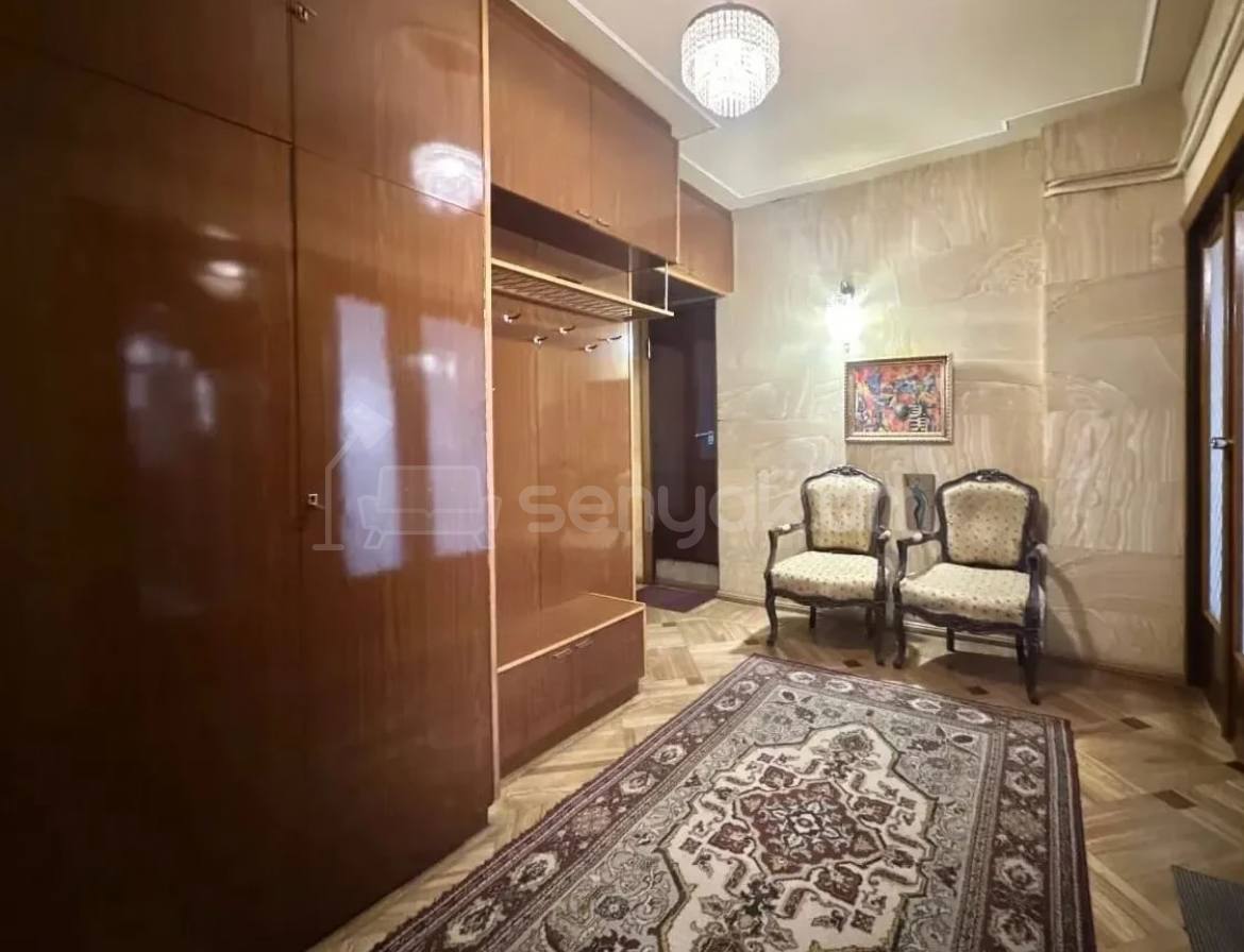 2 Սենյականոց Բնակարան Քարե Շենքում, 67քմ, 4/5 հարկ, Նորմալ Վիճակում, Կահավորված