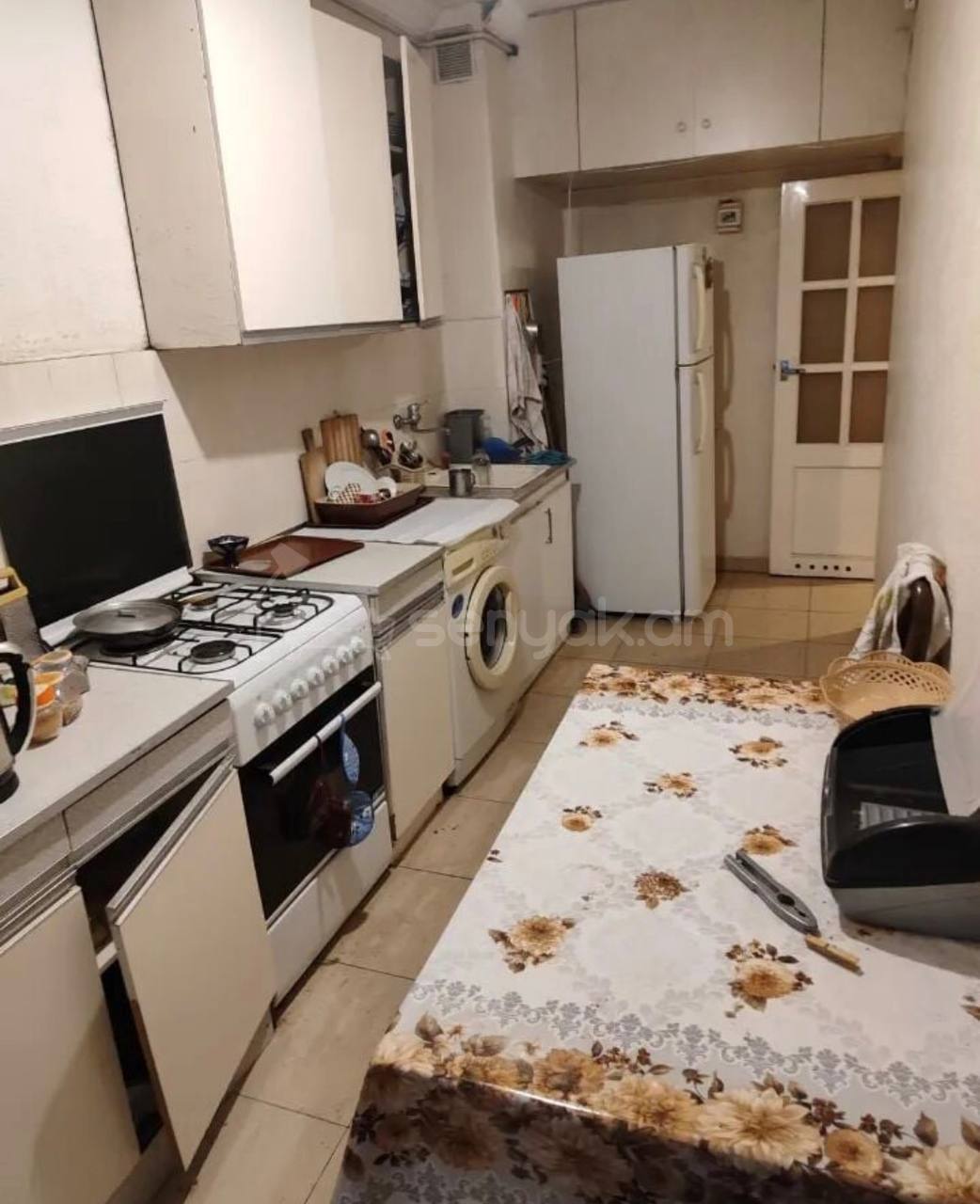 3 Սենյականոց Բնակարան, 80քմ, 9/9 հարկ, Նորմալ Վիճակում, Կահավորված, Արևկող