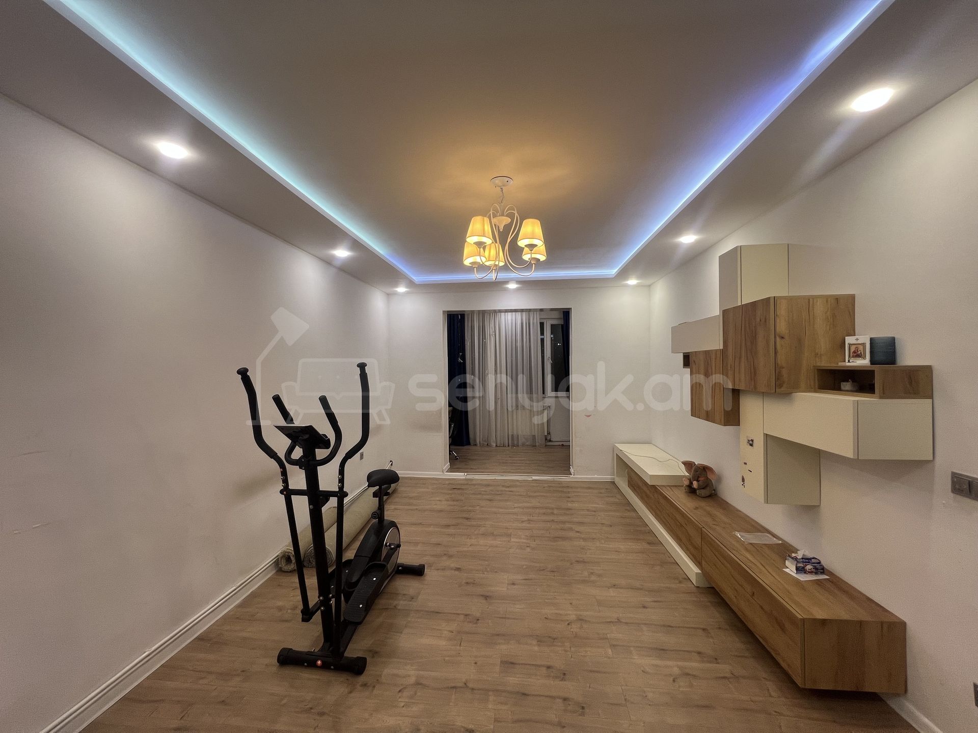 4 Սենյականոց Բնակարան, 90քմ, 6/9 հարկ, Կոսմետիկ Վերանորոգված