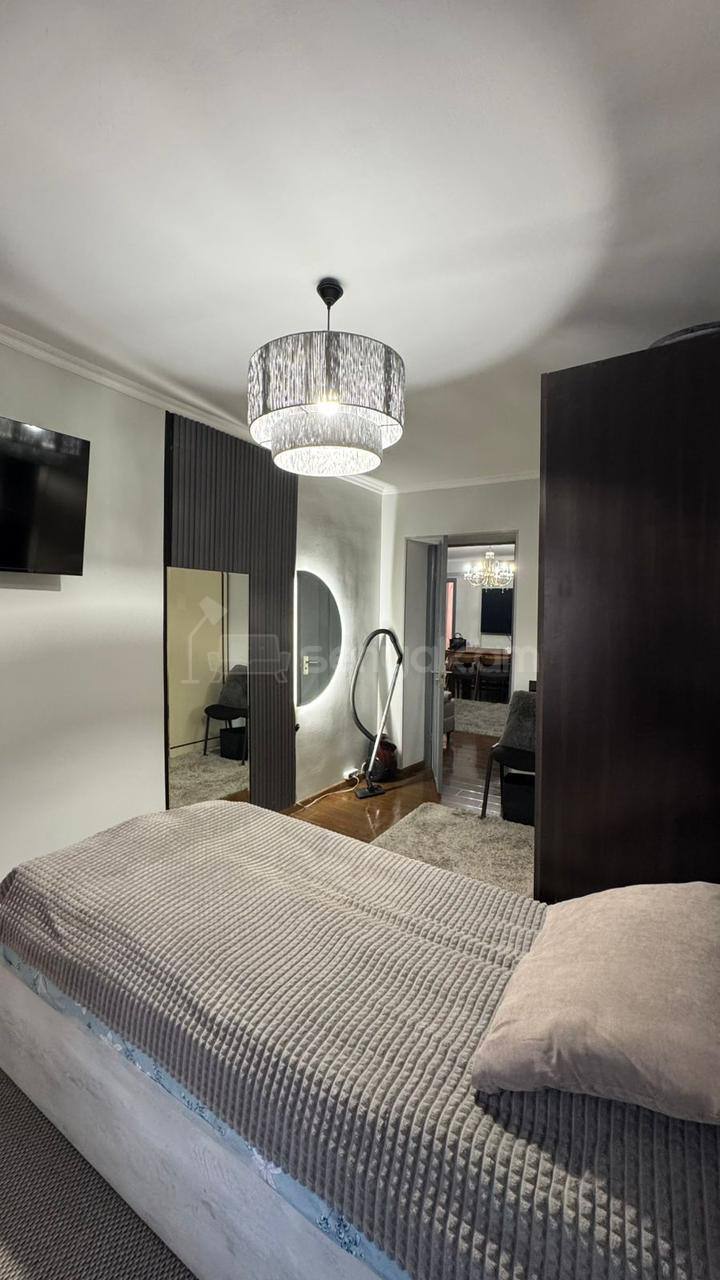 3 Սենյականոց Բնակարան Քարե Շենքում, 80քմ, 4/4 հարկ, Կապիտալ Վերանորոգված