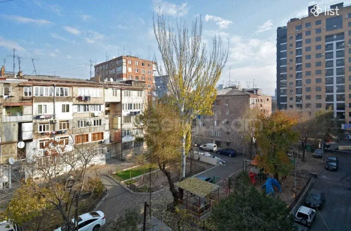 2 Սենյականոց Բնակարան Քարե Շենքում, 67քմ, 4/5 հարկ, Կապիտալ Վերանորոգված