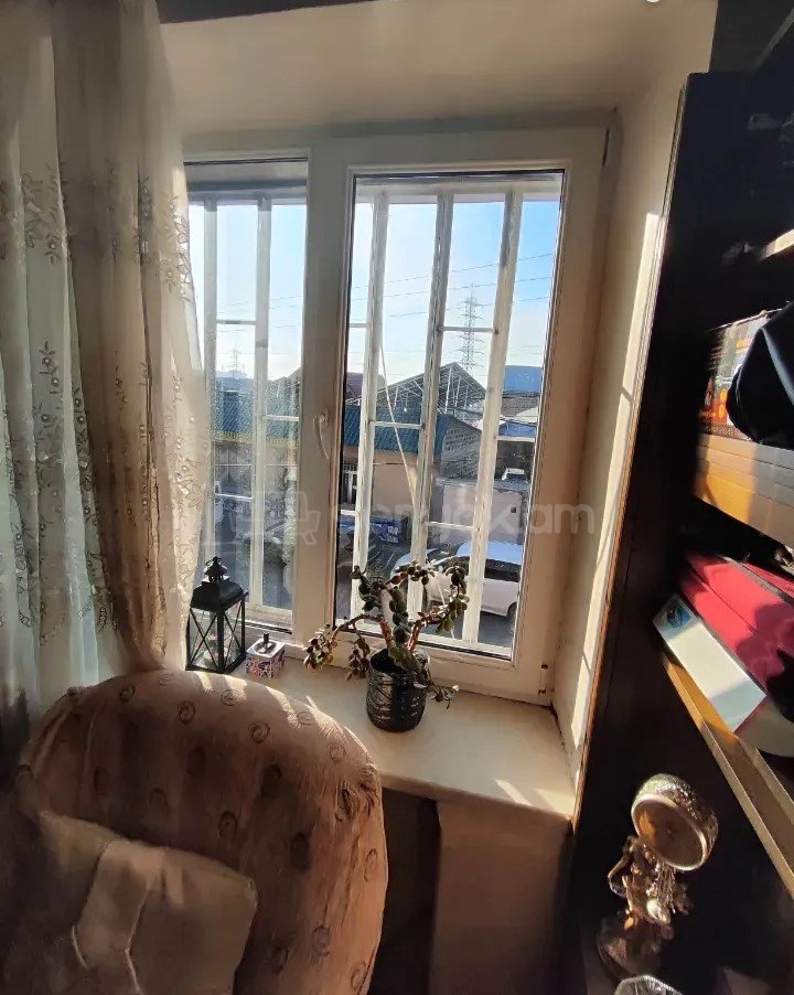 2 Սենյականոց Բնակարան Քարե Շենքում, 27քմ, 2/4 հարկ, Նորմալ Վիճակում