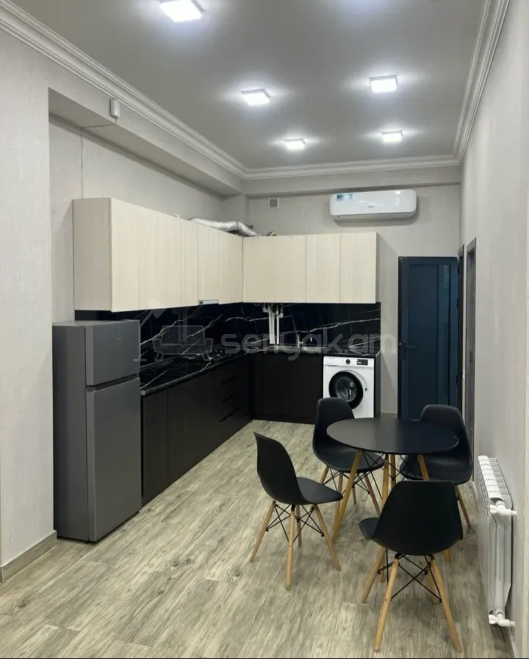 2 Սենյականոց Բնակարան, 60քմ, 2/3 հարկ, Կապիտալ Վերանորոգված, Կահավորված, Արևկող