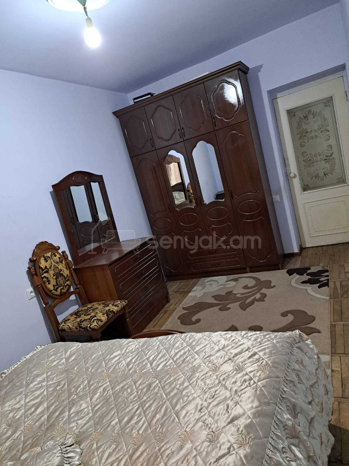 3 Սենյականոց Բնակարան Քարե Շենքում, 56քմ, 1/5 հարկ, Նորմալ Վիճակում