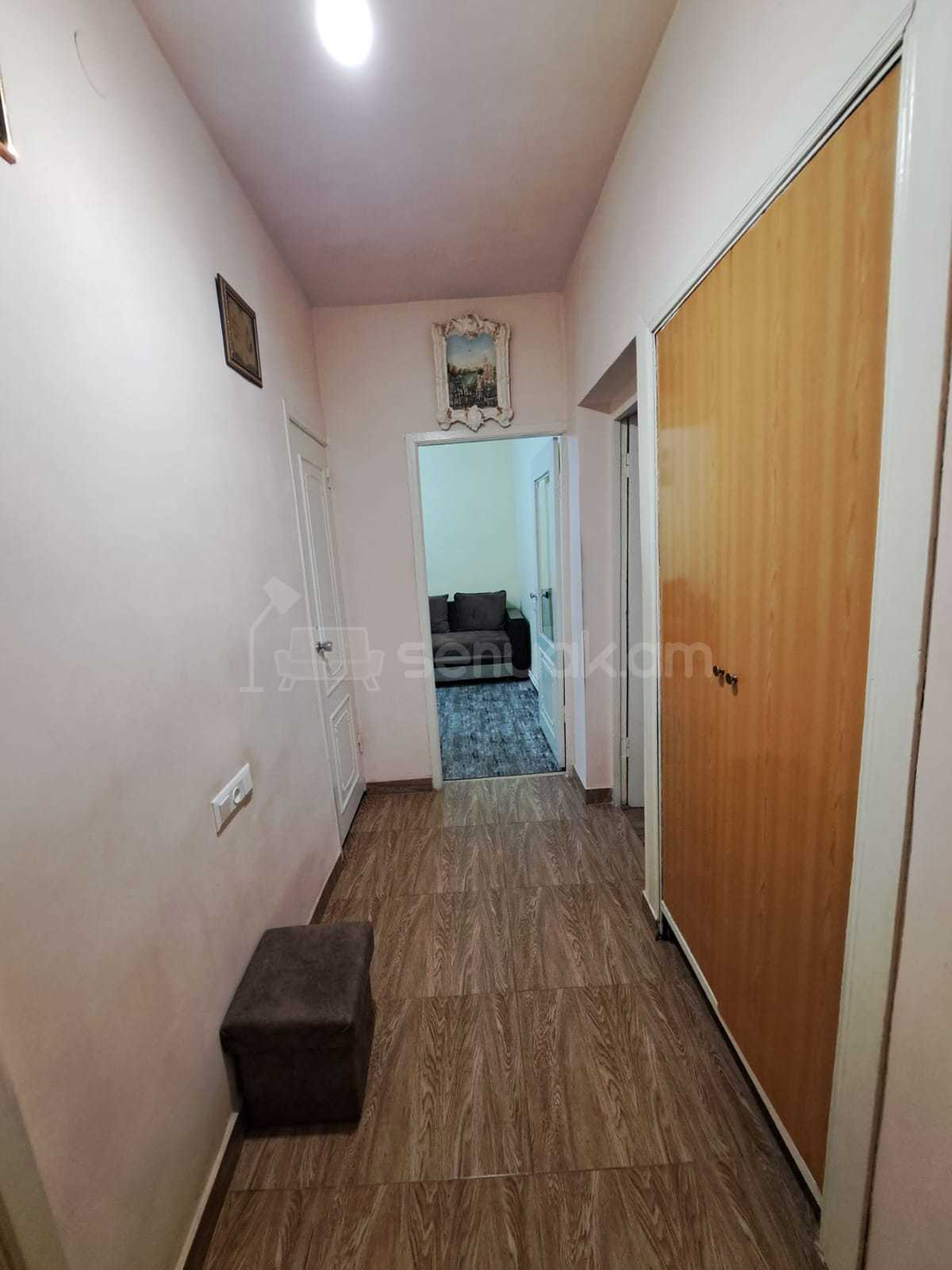 3 Սենյականոց Բնակարան Քարե Շենքում, 56քմ, 1/5 հարկ, Նորմալ Վիճակում