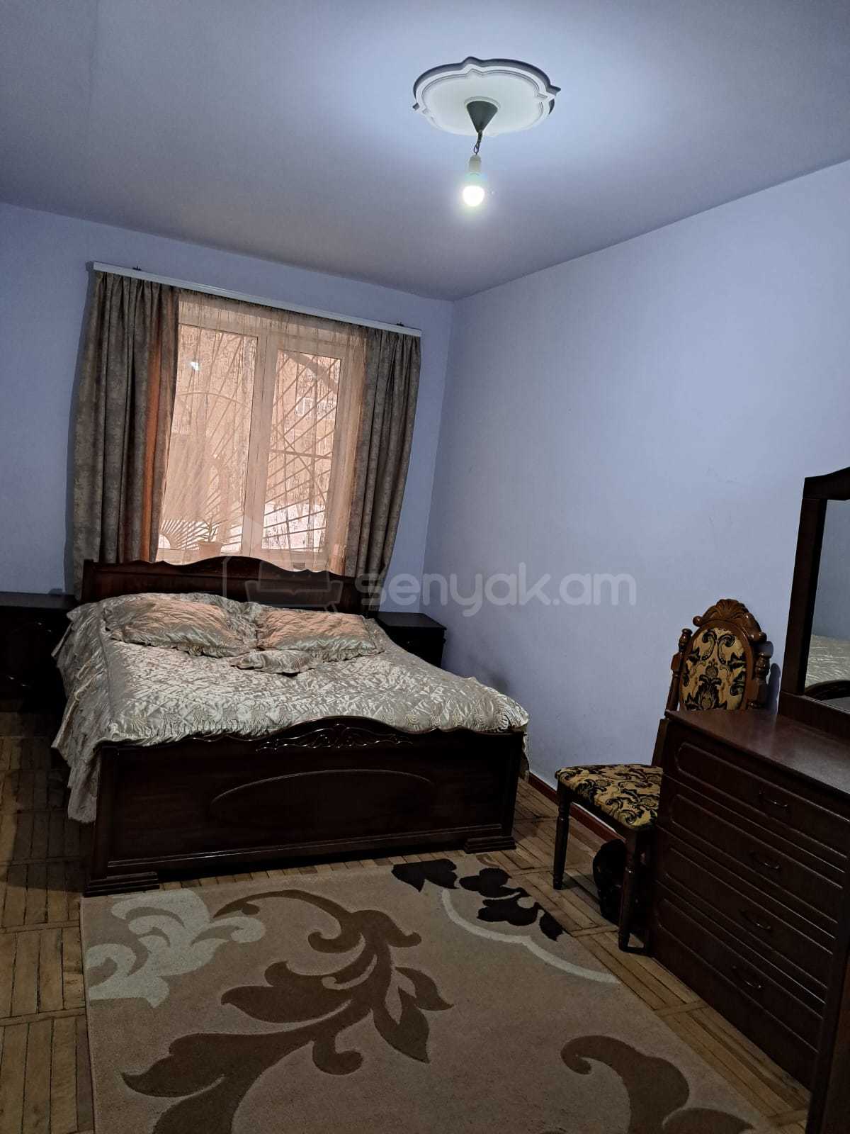 3 Սենյականոց Բնակարան Քարե Շենքում, 56քմ, 1/5 հարկ, Նորմալ Վիճակում