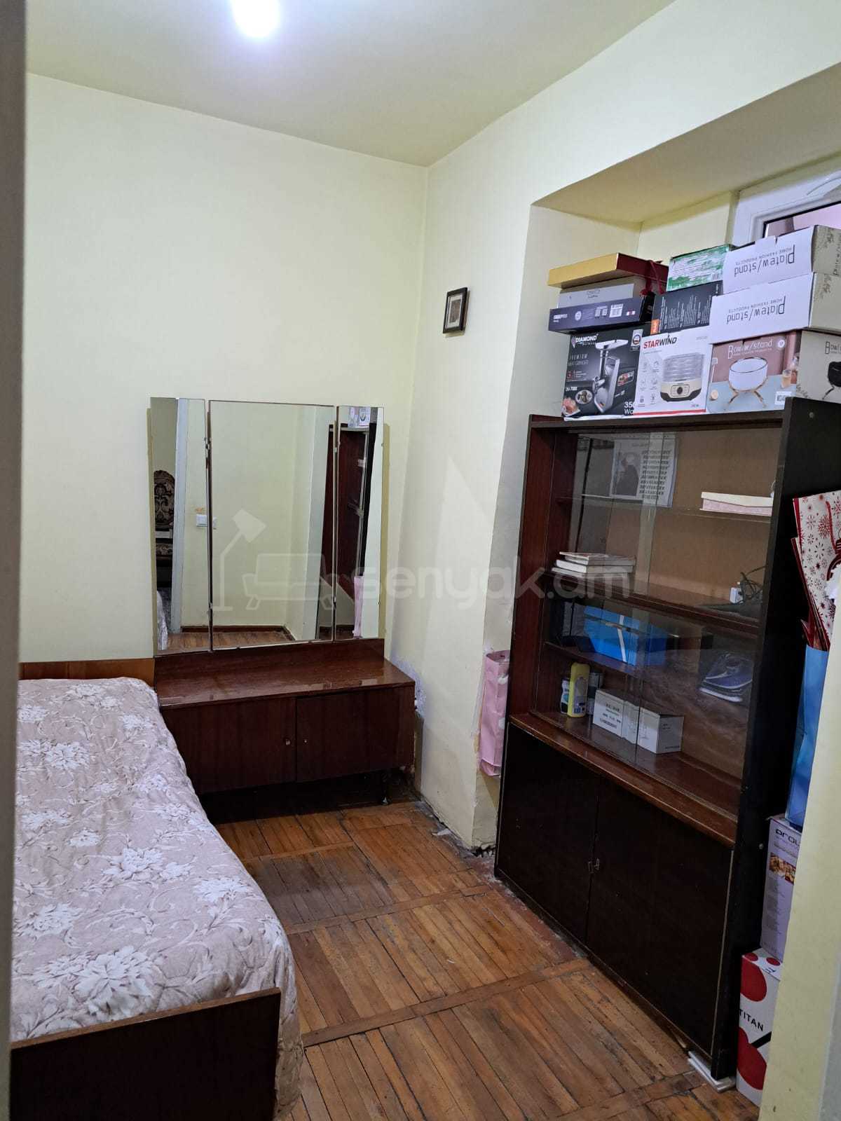 3 Սենյականոց Բնակարան Քարե Շենքում, 56քմ, 1/5 հարկ, Նորմալ Վիճակում