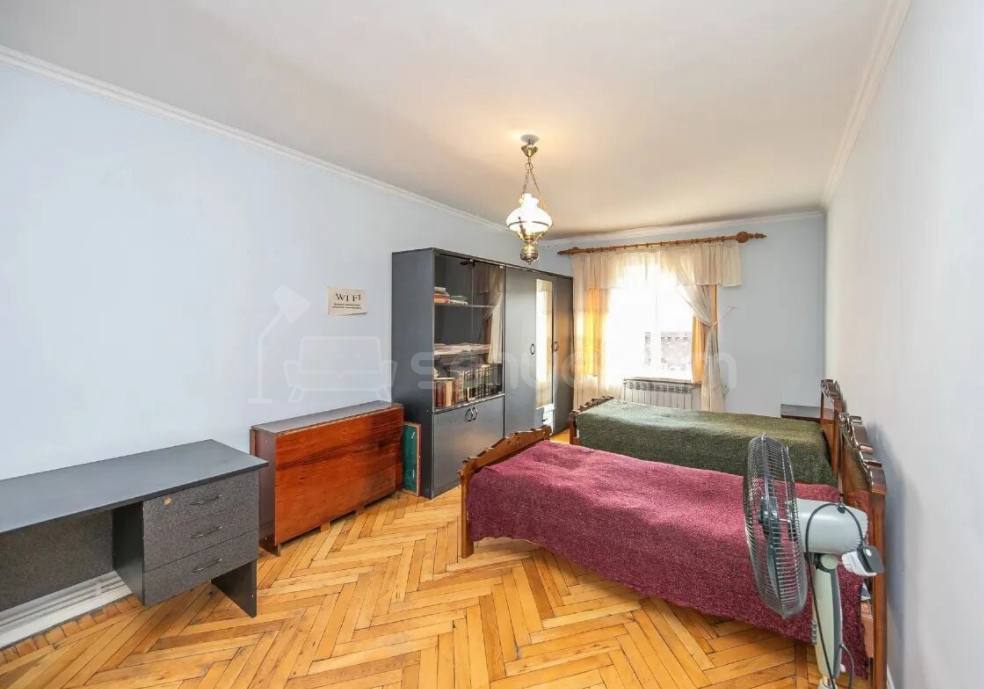 3 Սենյականոց Բնակարան Քարե Շենքում, 74քմ, 6/6 հարկ, Կապիտալ Վերանորոգված