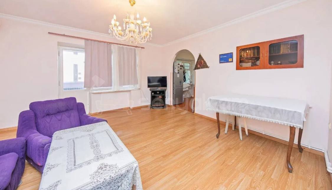 3 Սենյականոց Բնակարան Քարե Շենքում, 74քմ, 6/6 հարկ, Կապիտալ Վերանորոգված