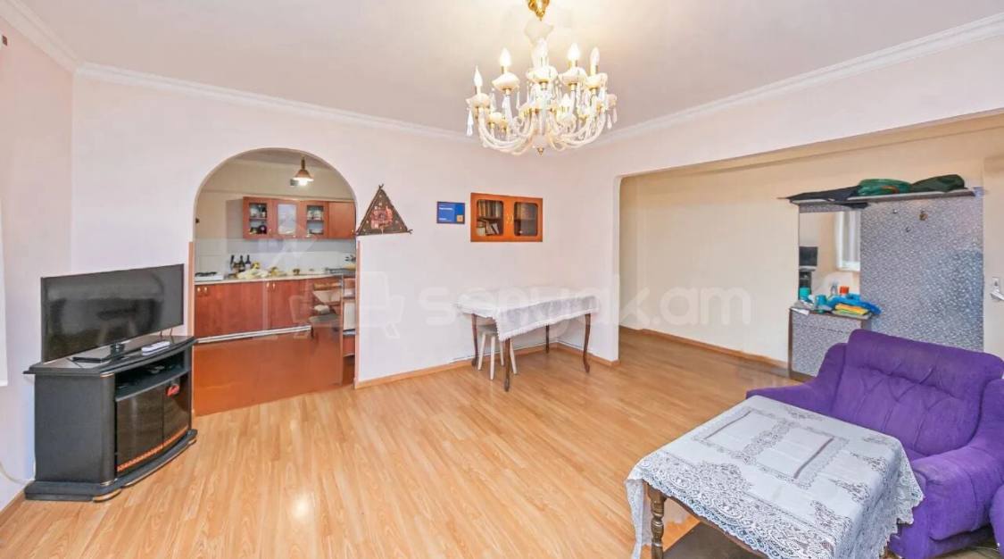 3 Սենյականոց Բնակարան Քարե Շենքում, 74քմ, 6/6 հարկ, Կապիտալ Վերանորոգված