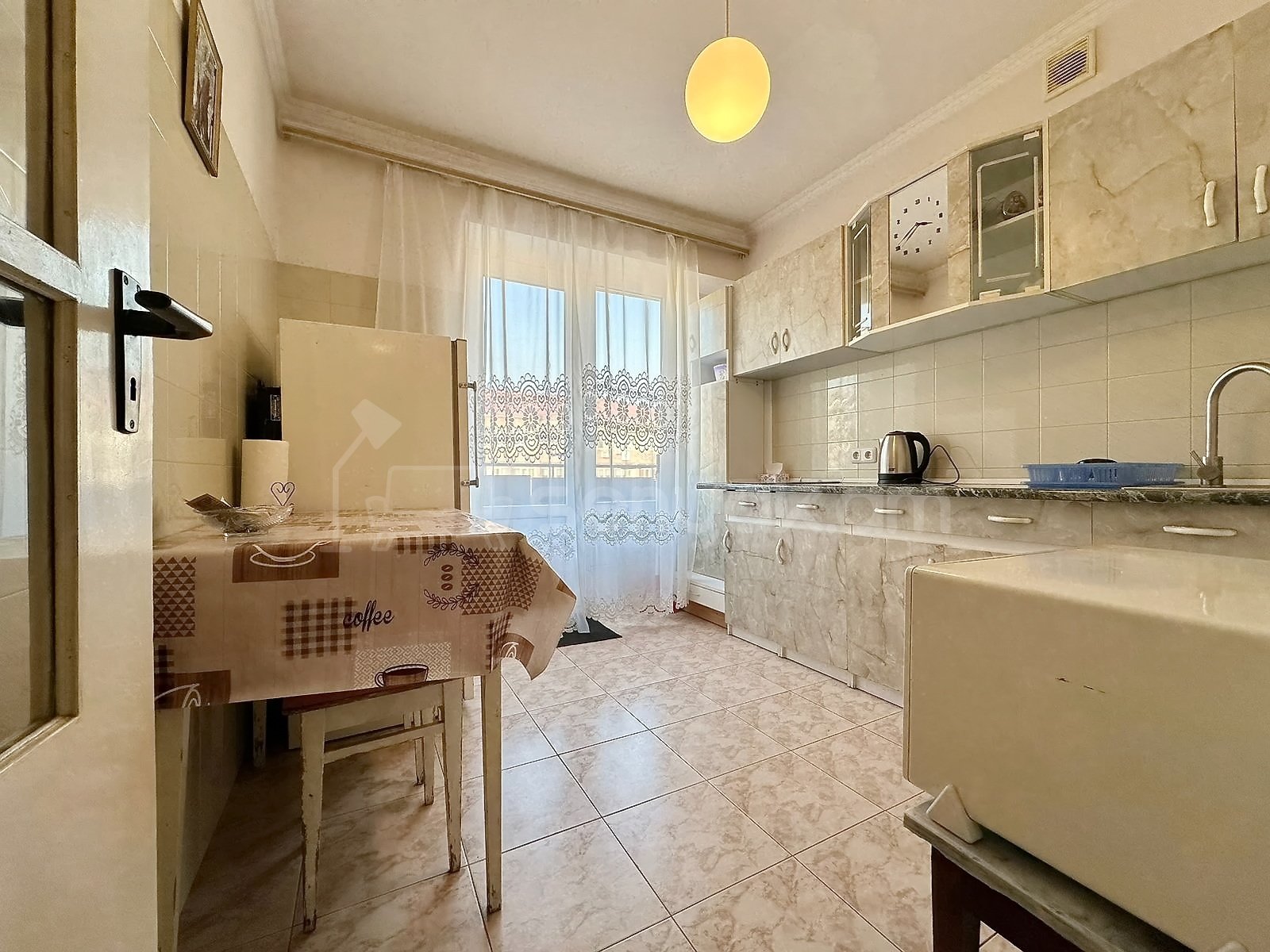 1 Սենյականոց Բնակարան Քարե Շենքում, 43քմ, 5/5 հարկ, Կոսմետիկ Վերանորոգված, Կահավորված, Արևկող