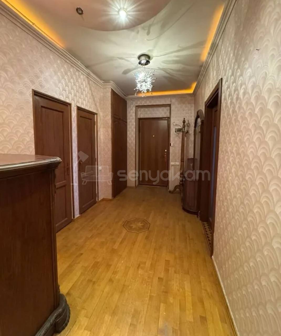 4 Սենյականոց Բնակարան Քարե Շենքում, 103քմ, 3/3 հարկ, Կապիտալ Վերանորոգված