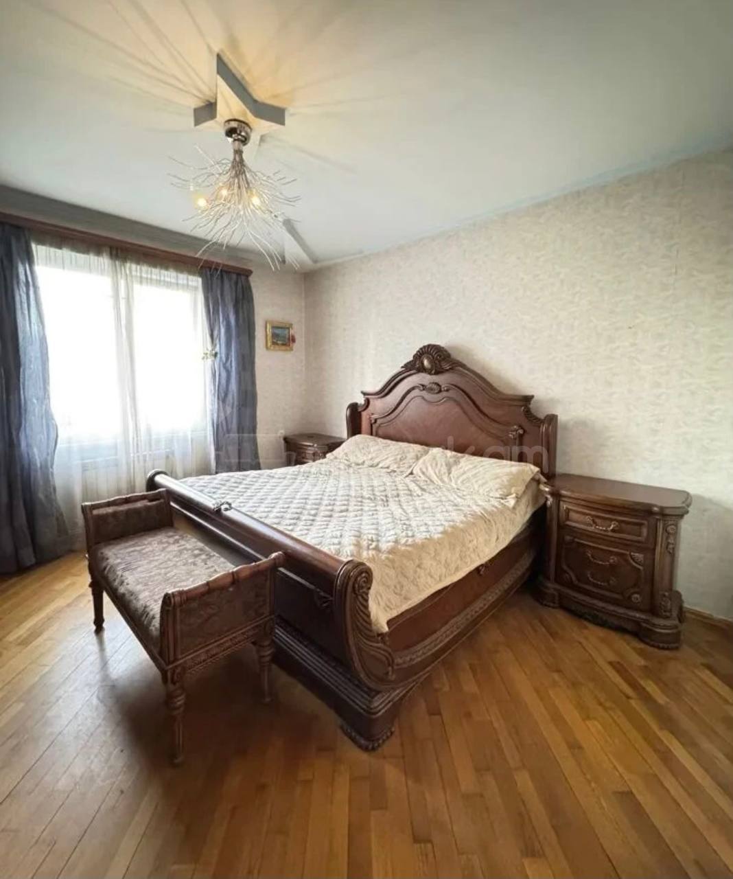 4 Սենյականոց Բնակարան Քարե Շենքում, 103քմ, 3/3 հարկ, Կապիտալ Վերանորոգված