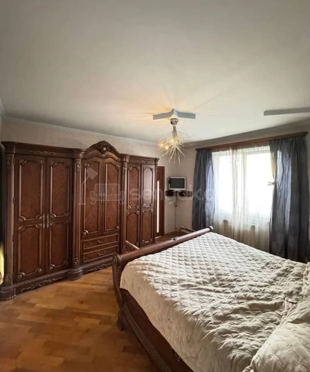 4 Սենյականոց Բնակարան Քարե Շենքում, 103քմ, 3/3 հարկ, Կապիտալ Վերանորոգված