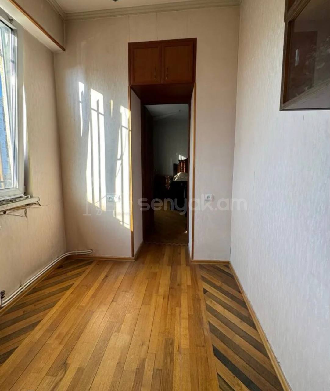 4 Սենյականոց Բնակարան Քարե Շենքում, 103քմ, 3/3 հարկ, Կապիտալ Վերանորոգված