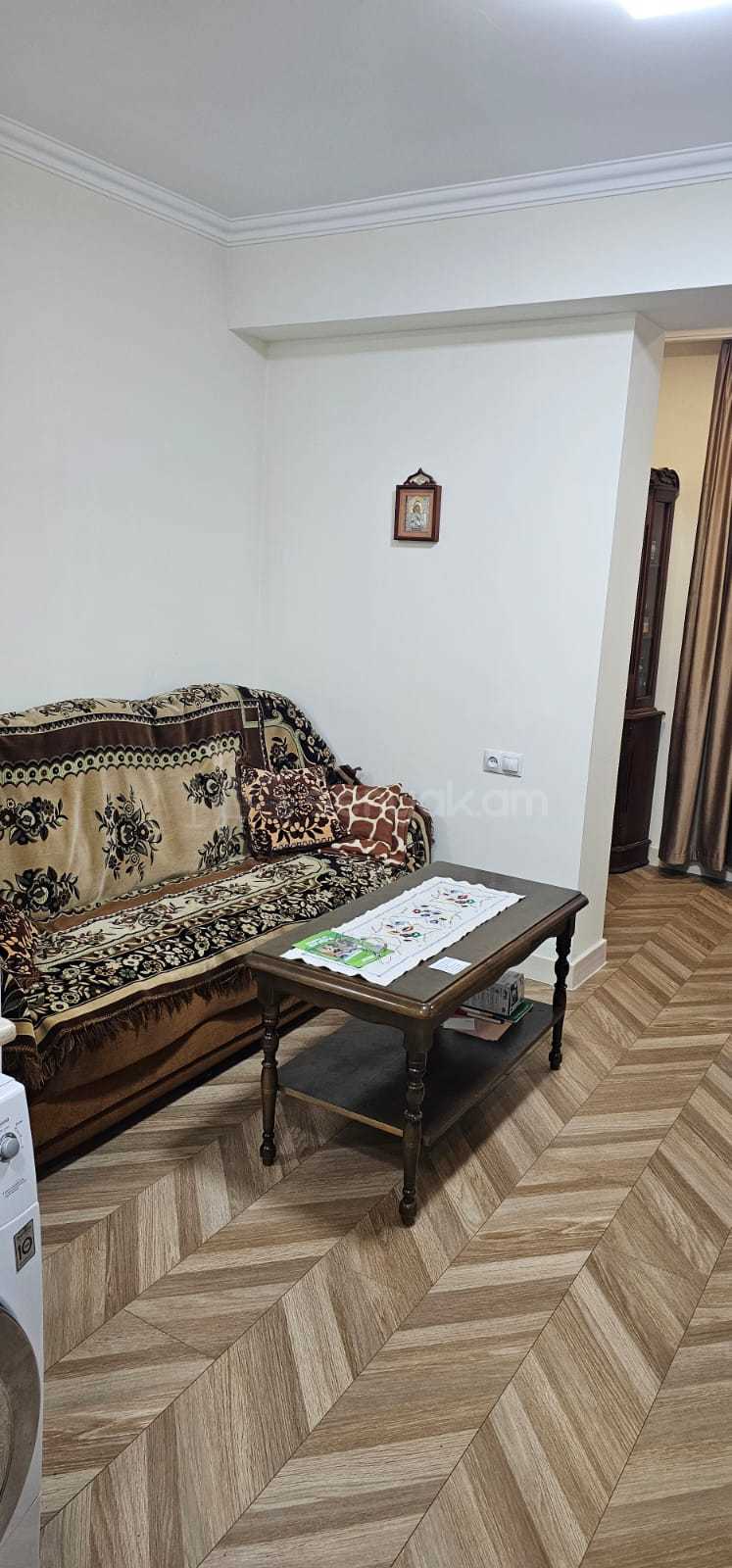 3 Սենյականոց Բնակարան, 60քմ, 5/12 հարկ, Նորմալ Վիճակում