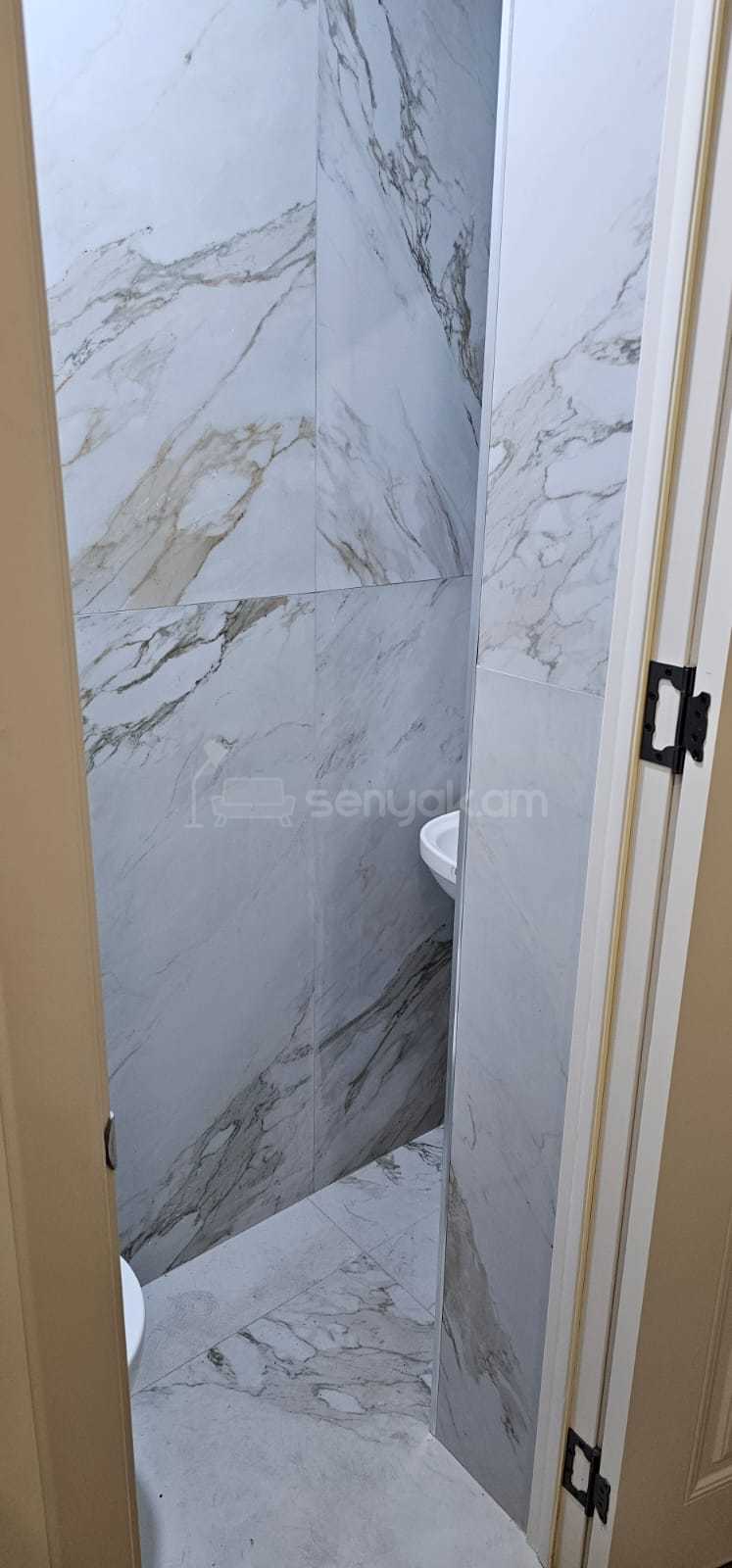 3 Սենյականոց Բնակարան, 60քմ, 5/12 հարկ, Նորմալ Վիճակում