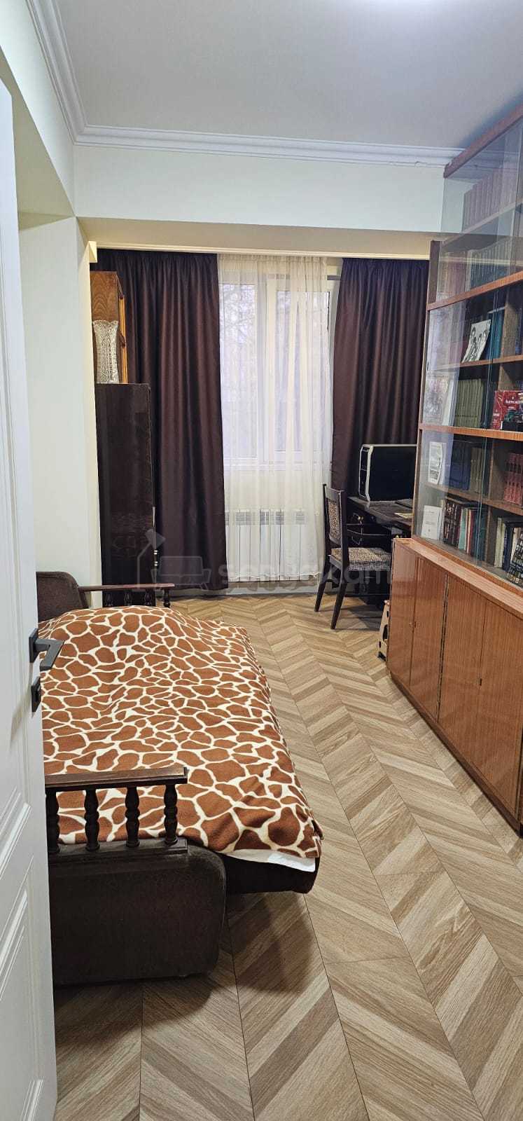 3 Սենյականոց Բնակարան, 60քմ, 5/12 հարկ, Նորմալ Վիճակում