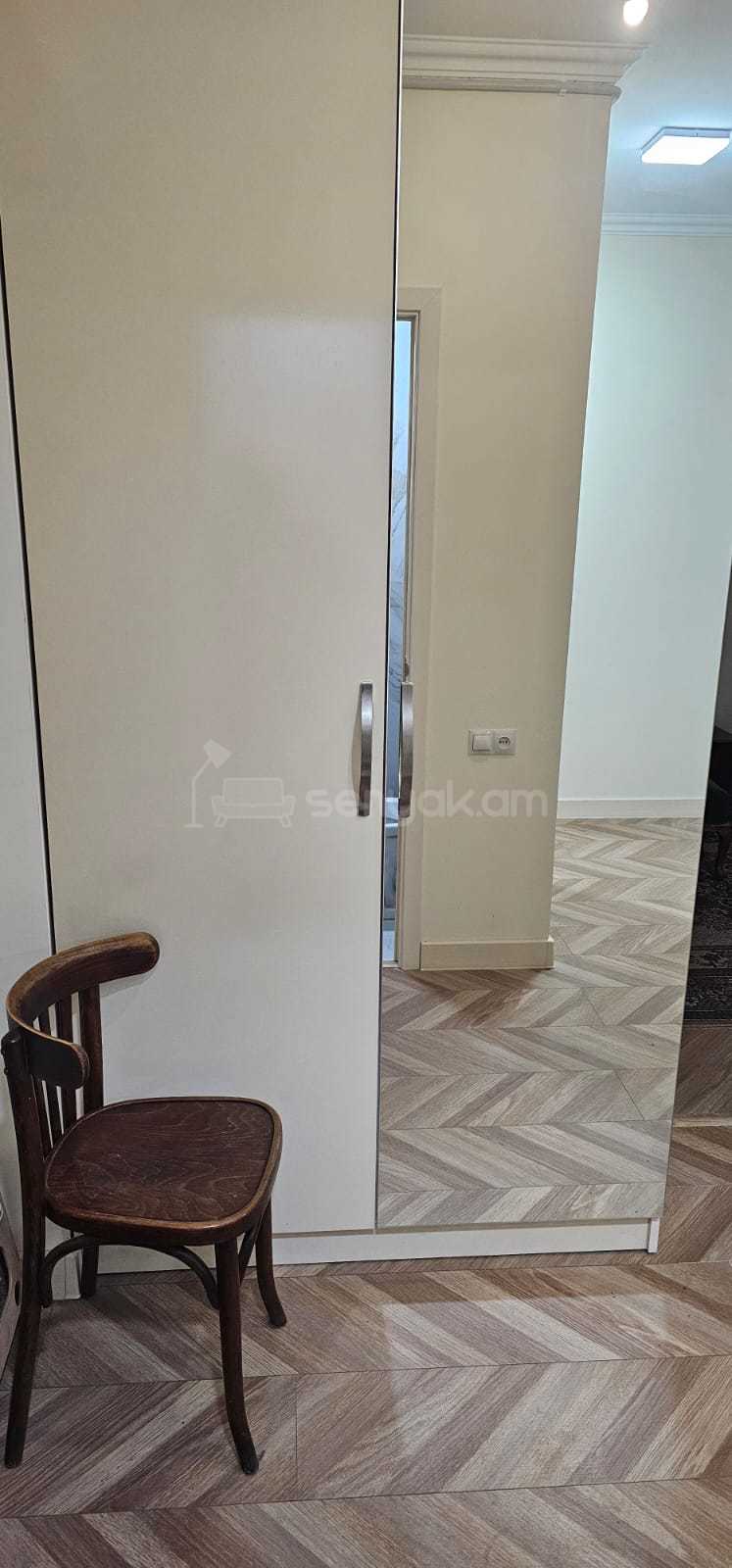 3 Սենյականոց Բնակարան, 60քմ, 5/12 հարկ, Նորմալ Վիճակում