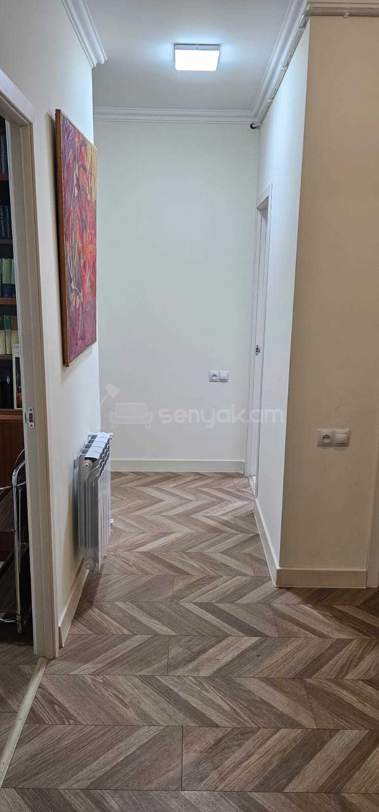 3 Սենյականոց Բնակարան, 60քմ, 5/12 հարկ, Նորմալ Վիճակում