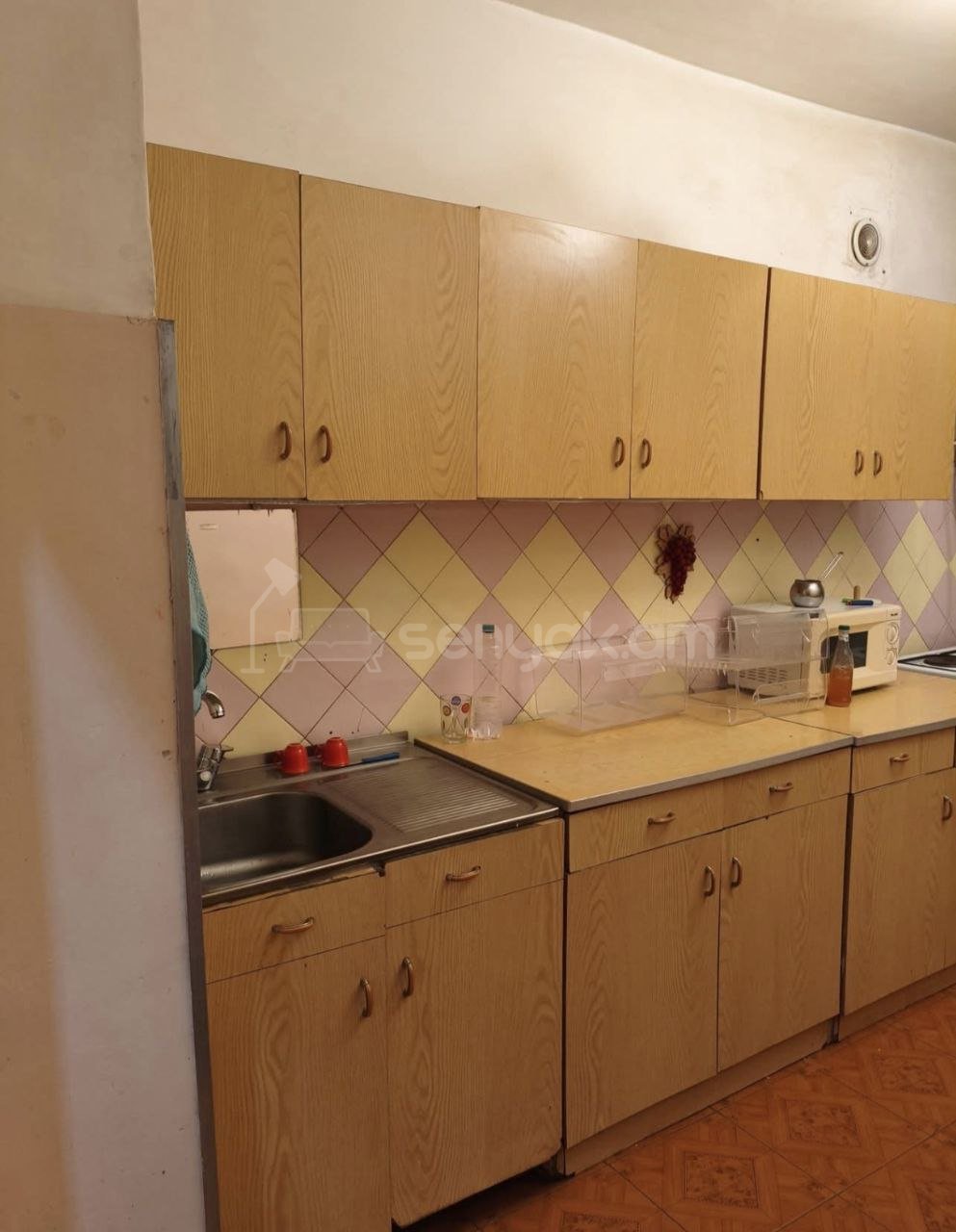 3 Սենյականոց Բնակարան, 80քմ, 9/9 հարկ, Նորմալ Վիճակում, Կահավորված