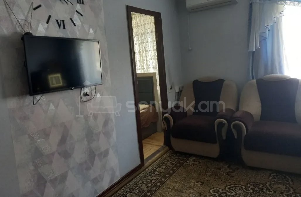 2 Սենյականոց Բնակարան Քարե Շենքում, 56քմ, 2/4 հարկ, Նորմալ Վիճակում, Կահավորված