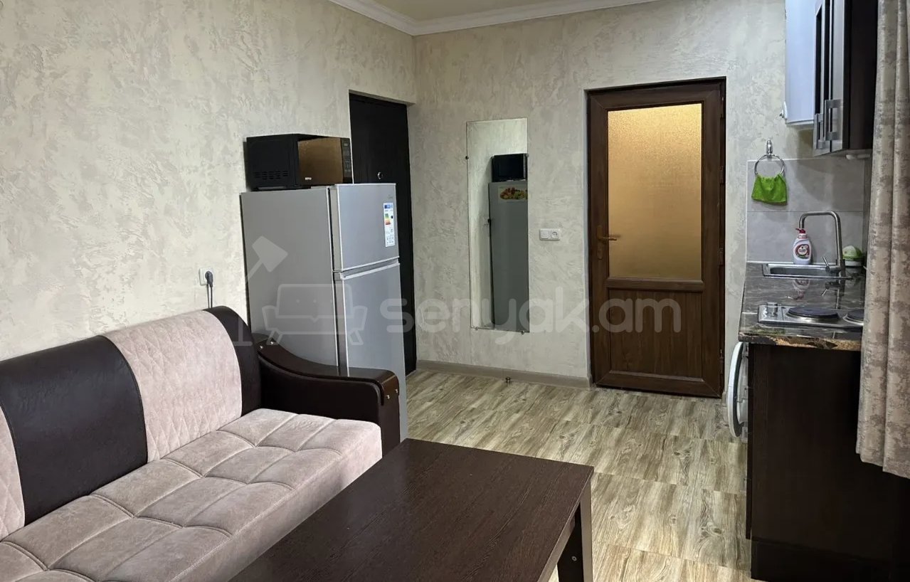 2 Սենյականոց Բնակարան Քարե Շենքում, 56քմ, 2/2 հարկ, Կապիտալ Վերանորոգված, Կահավորված