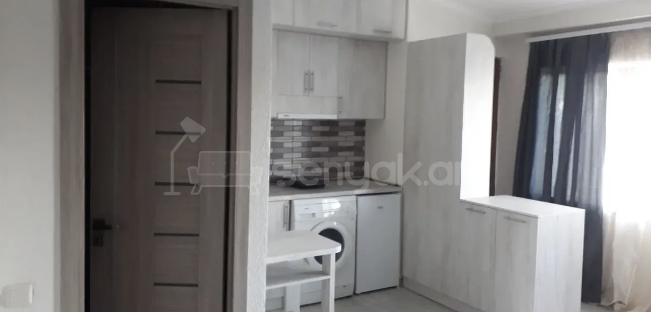 1 Սենյականոց Բնակարան Քարե Շենքում, 40քմ, 2/2 հարկ, Կապիտալ Վերանորոգված, Կահավորված