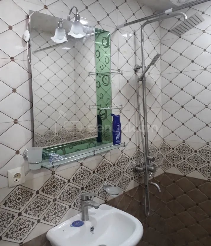 1 Սենյականոց Բնակարան Քարե Շենքում, 40քմ, 2/2 հարկ, Կապիտալ Վերանորոգված, Կահավորված