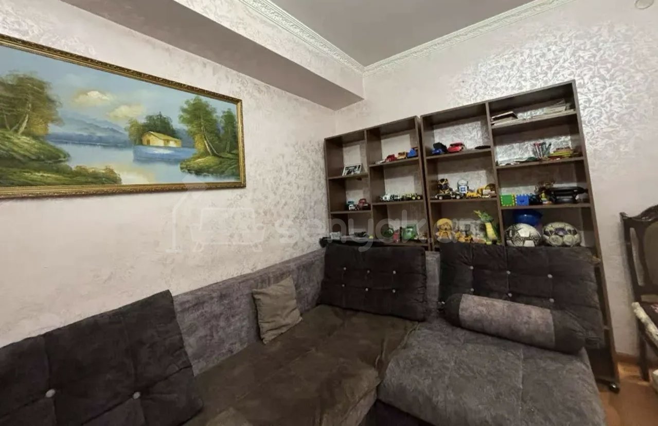 2 Սենյականոց Բնակարան Քարե Շենքում, 50քմ, 4/9 հարկ, Կապիտալ Վերանորոգված, Կահավորված