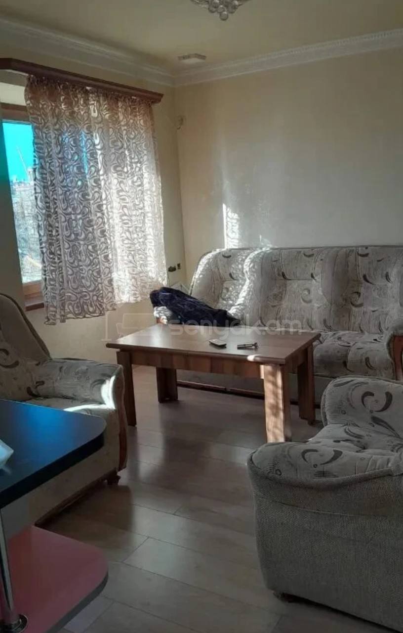 2 Սենյականոց Բնակարան Քարե Շենքում, 30քմ, 4/4 հարկ, Կապիտալ Վերանորոգված, Կահավորված