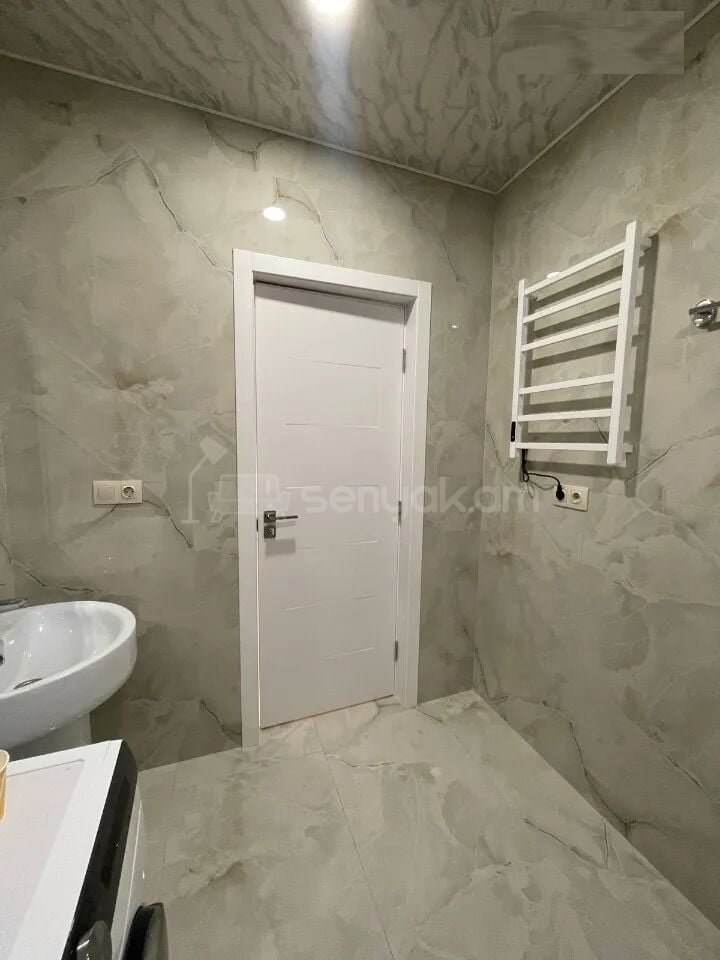 2 Սենյականոց Բնակարան Նորակառույցում, 70քմ, 10/17 հարկ, Կապիտալ Վերանորոգված