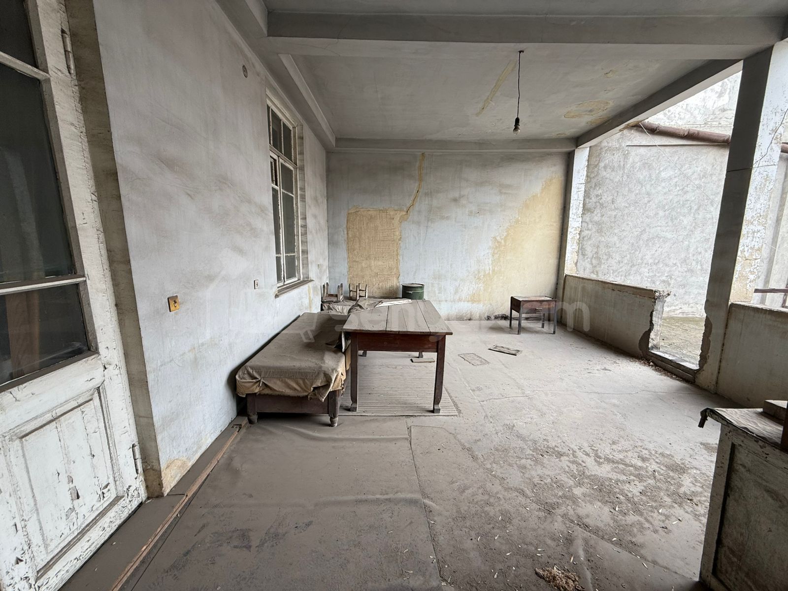 3 Սենյականոց Բնակարան Քարե Շենքում, 77քմ, 4/4 հարկ, Պետական Վիճակում