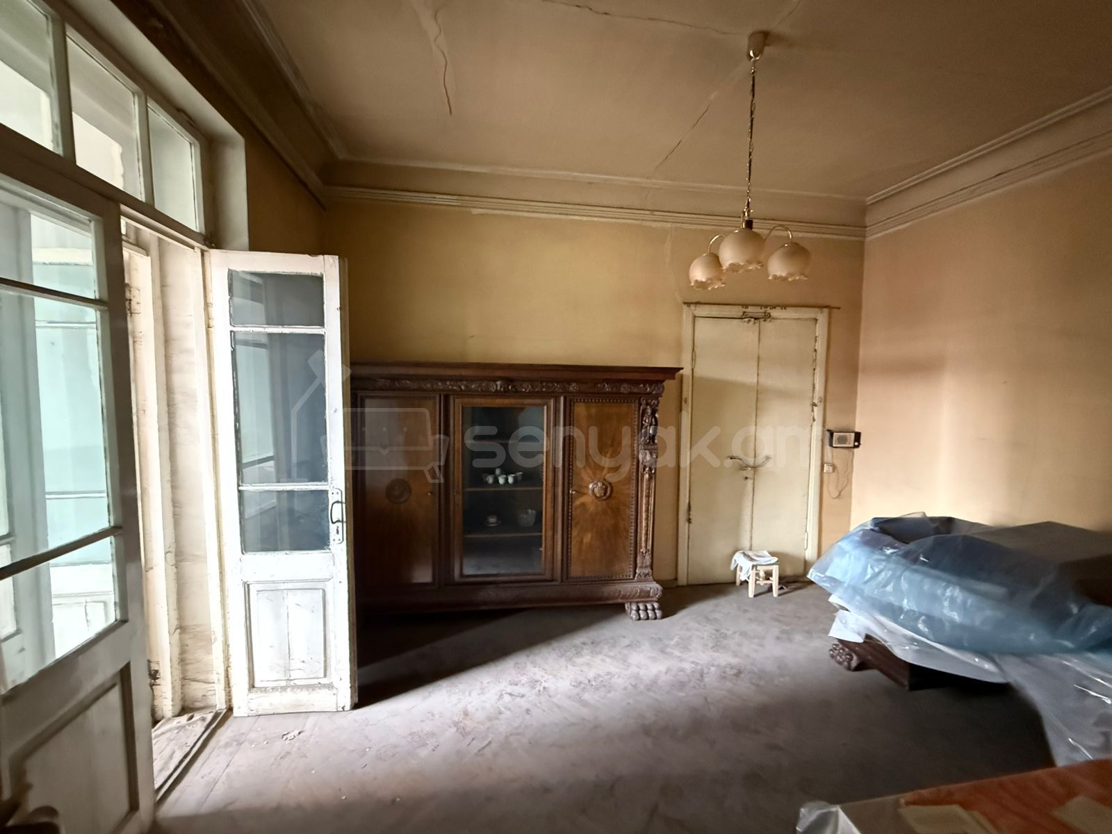 3 Սենյականոց Բնակարան Քարե Շենքում, 77քմ, 4/4 հարկ, Պետական Վիճակում