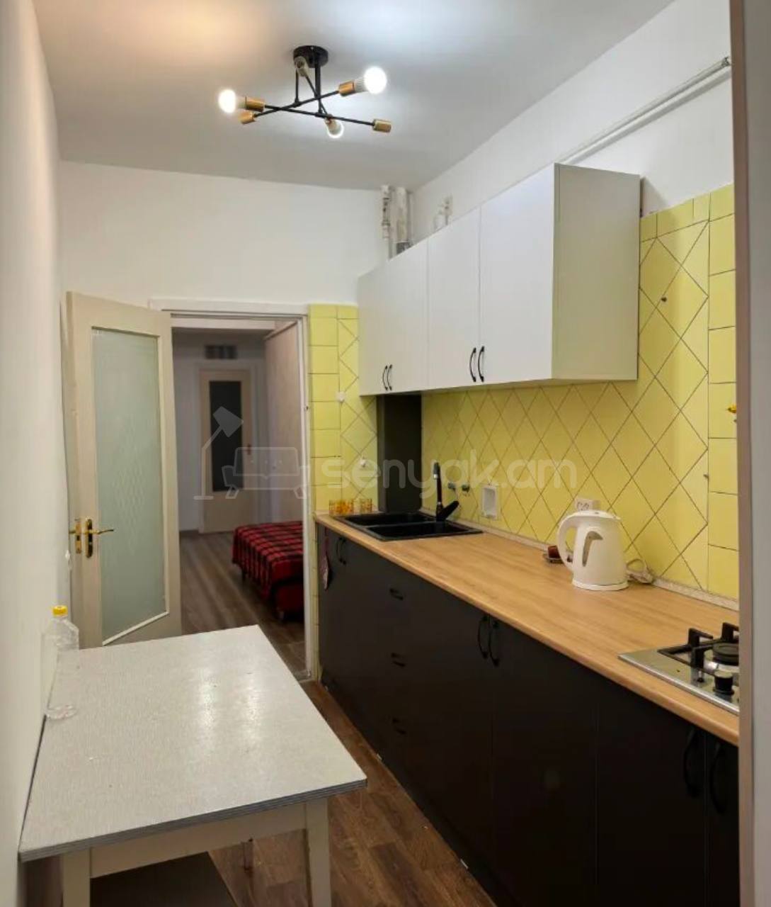 2 Սենյականոց Բնակարան Քարե Շենքում, 70քմ, 2/5 հարկ, Կապիտալ Վերանորոգված, Կահավորված