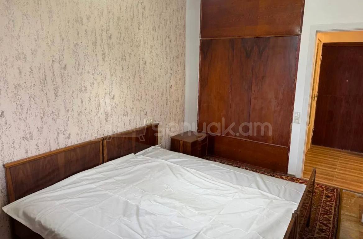 2 Սենյականոց Բնակարան Քարե Շենքում, 70քմ, 2/5 հարկ, Կապիտալ Վերանորոգված, Կահավորված