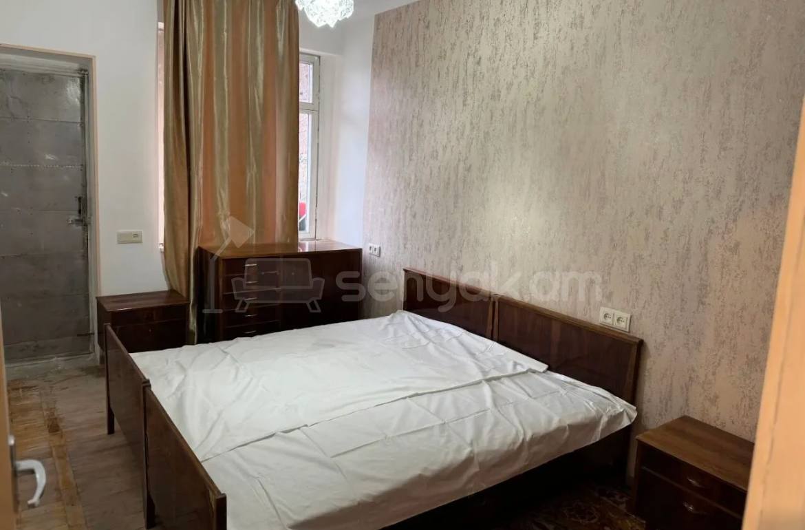 2 Սենյականոց Բնակարան Քարե Շենքում, 70քմ, 2/5 հարկ, Կապիտալ Վերանորոգված, Կահավորված