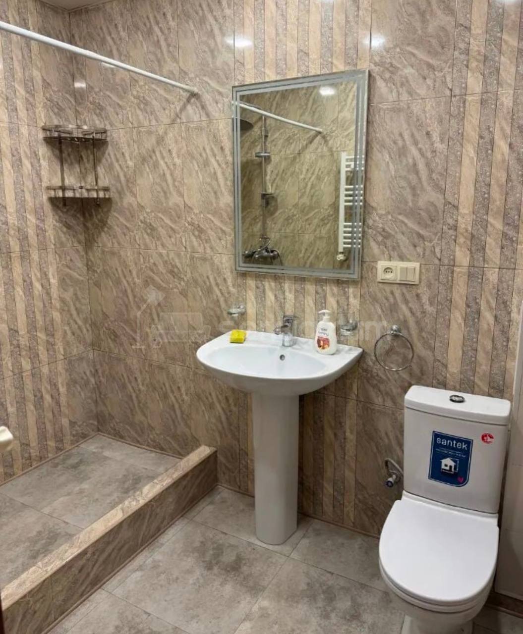 2 Սենյականոց Բնակարան Քարե Շենքում, 70քմ, 2/5 հարկ, Կապիտալ Վերանորոգված, Կահավորված