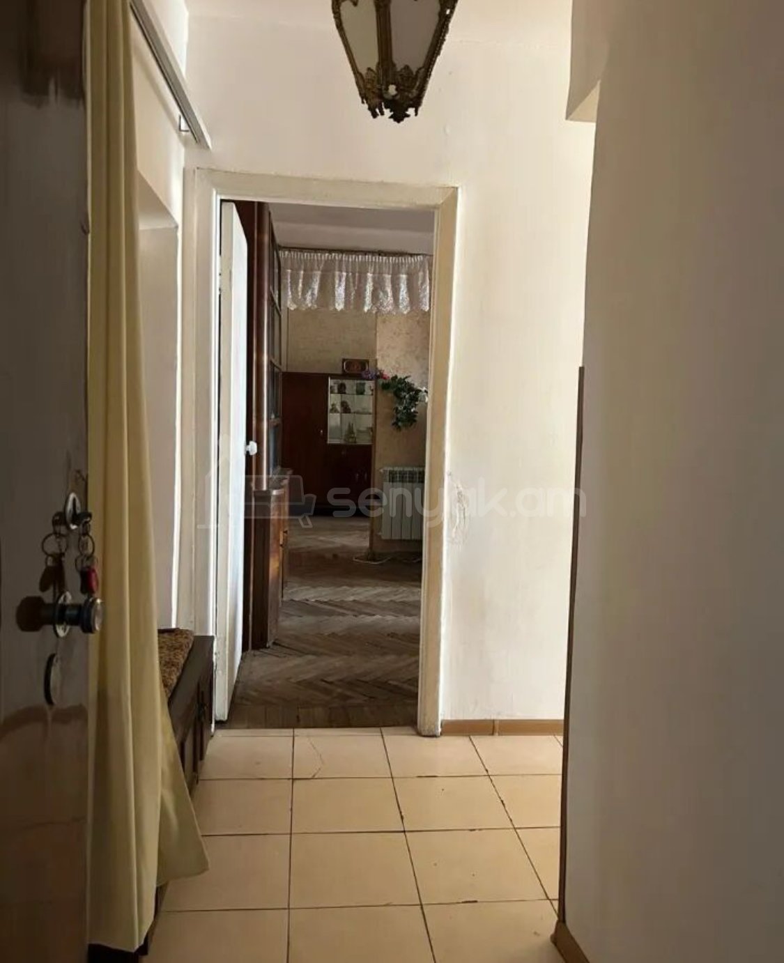 2 Սենյականոց Բնակարան Քարե Շենքում, 63քմ, 2/4 հարկ, Նորմալ Վիճակում, Կահավորված, Արևկող