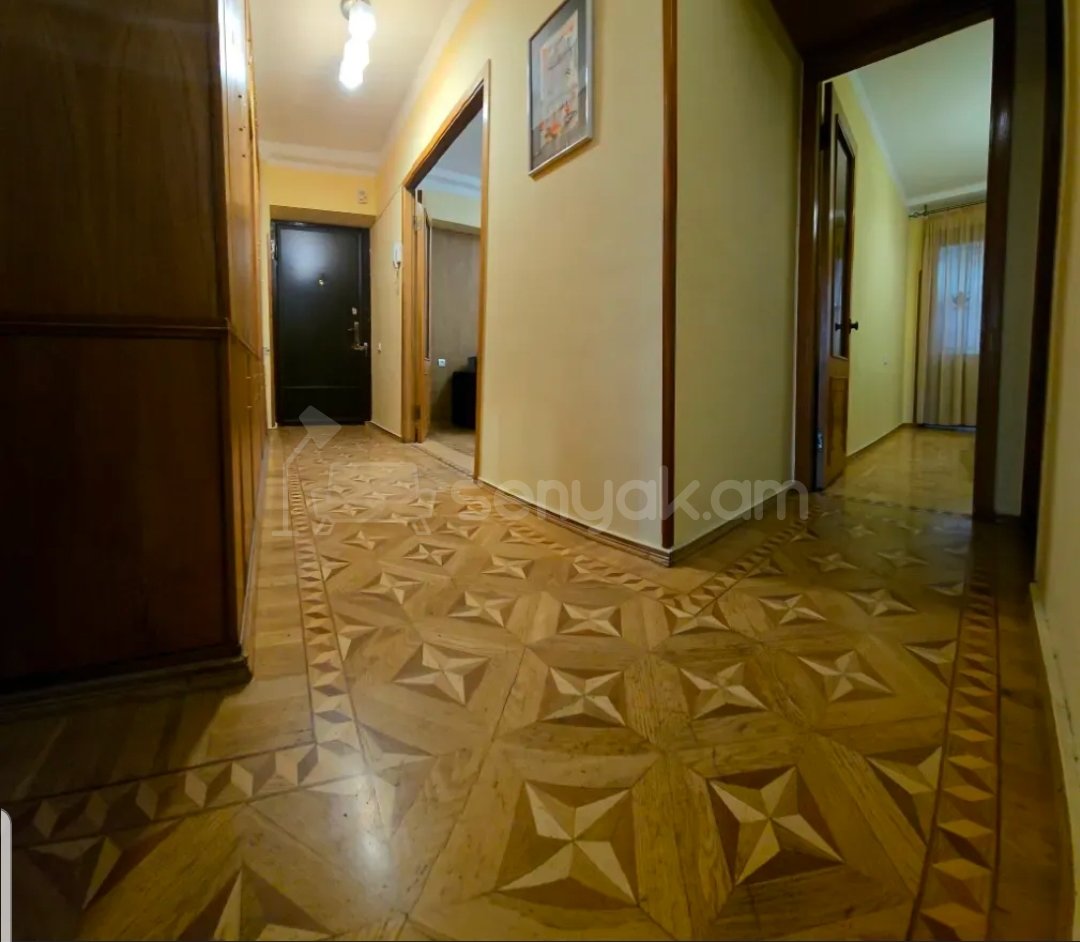 3 Սենյականոց Բնակարան, 70քմ, 4/10 հարկ, Նորմալ Վիճակում, Կահավորված, Արևկող