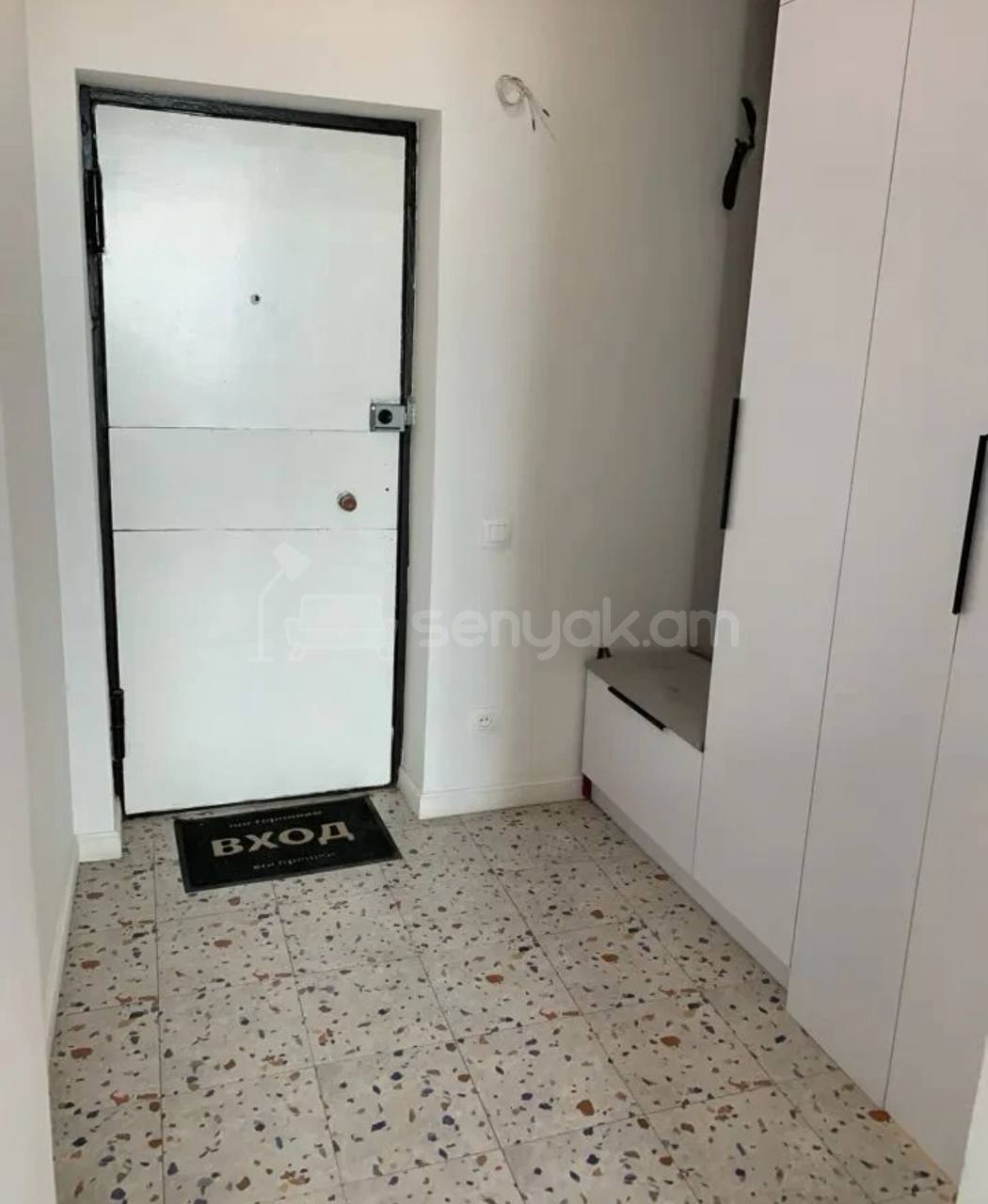 2 Սենյականոց Բնակարան Քարե Շենքում, 44քմ, 4/5 հարկ, Կապիտալ Վերանորոգված, Կահավորված