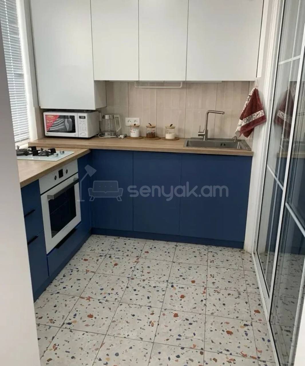 2 Սենյականոց Բնակարան Քարե Շենքում, 44քմ, 4/5 հարկ, Կապիտալ Վերանորոգված, Կահավորված