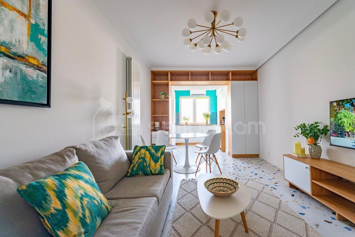 2 Սենյականոց Բնակարան Քարե Շենքում, 45քմ, 5/5 հարկ, Դիզայներական Վերանորոգված