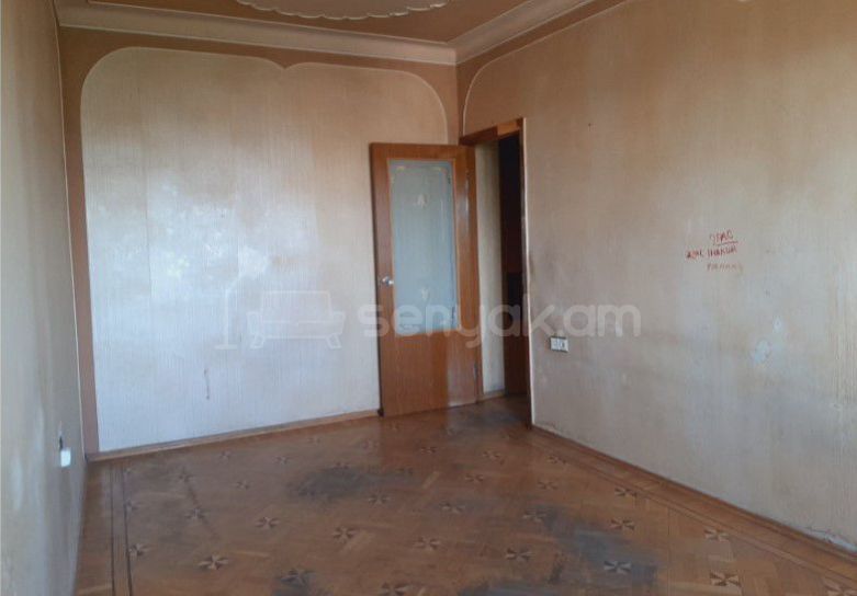 4 Սենյականոց Բնակարան Քարե Շենքում, 80քմ, 3/5 հարկ, Կոսմետիկ Վերանորոգված