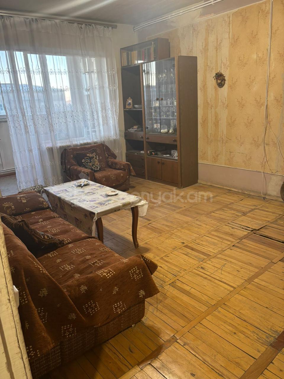 1 Սենյականոց Բնակարան, 47քմ, 5/5 հարկ, Պետական Վիճակում