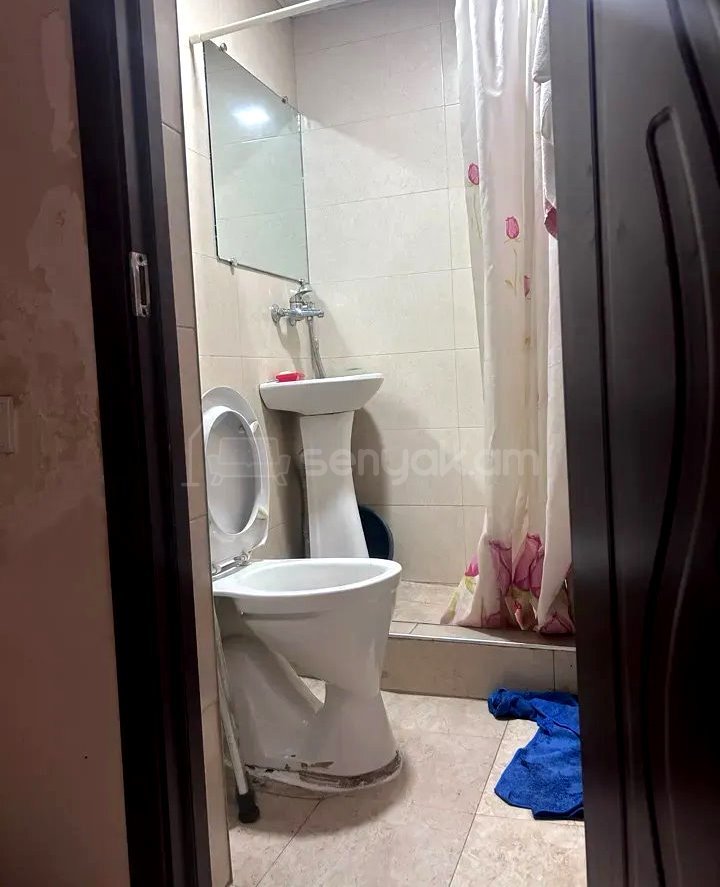 2 Սենյականոց Բնակարան Քարե Շենքում, 30քմ, 2/4 հարկ, Կոսմետիկ Վերանորոգված