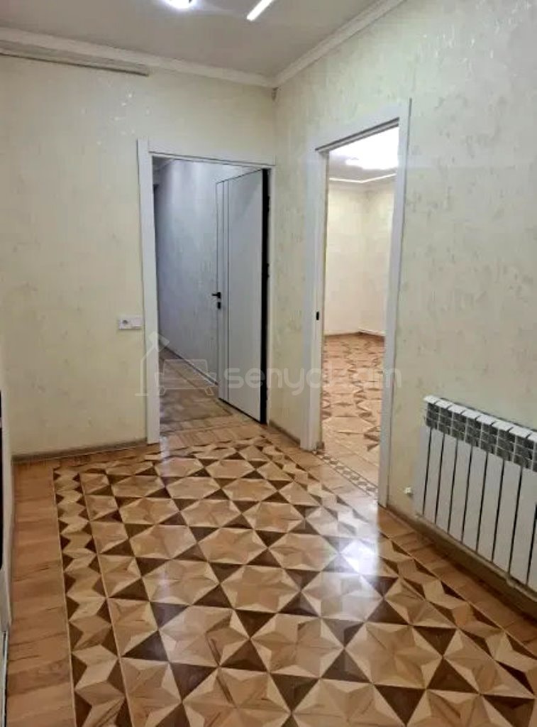 3 Սենյականոց Բնակարան Քարե Շենքում, 78քմ, 2/5 հարկ, Կապիտալ Վերանորոգված