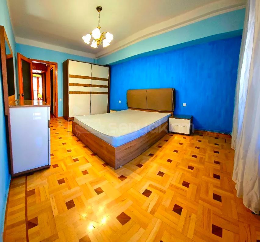 3 Սենյականոց Բնակարան Քարե Շենքում, 70քմ, 4/10 հարկ, Կապիտալ Վերանորոգված, Կահավորված, Արևկող