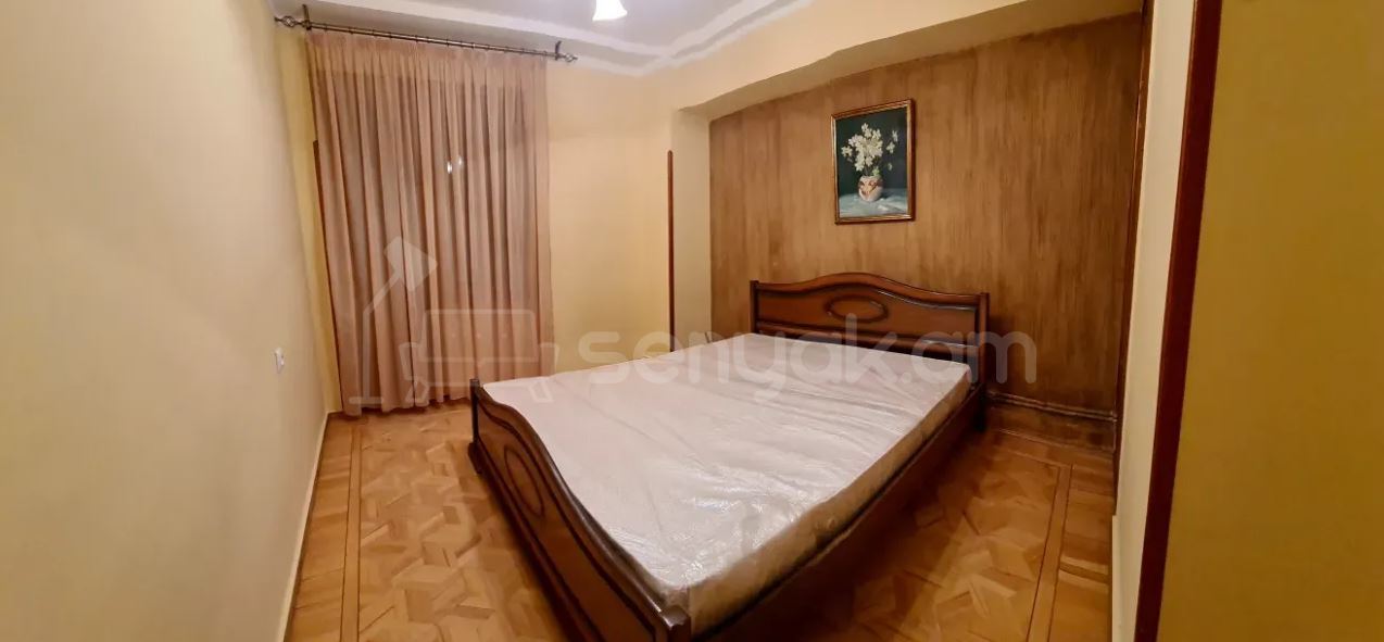 3 Սենյականոց Բնակարան Քարե Շենքում, 70քմ, 4/10 հարկ, Կապիտալ Վերանորոգված, Կահավորված, Արևկող