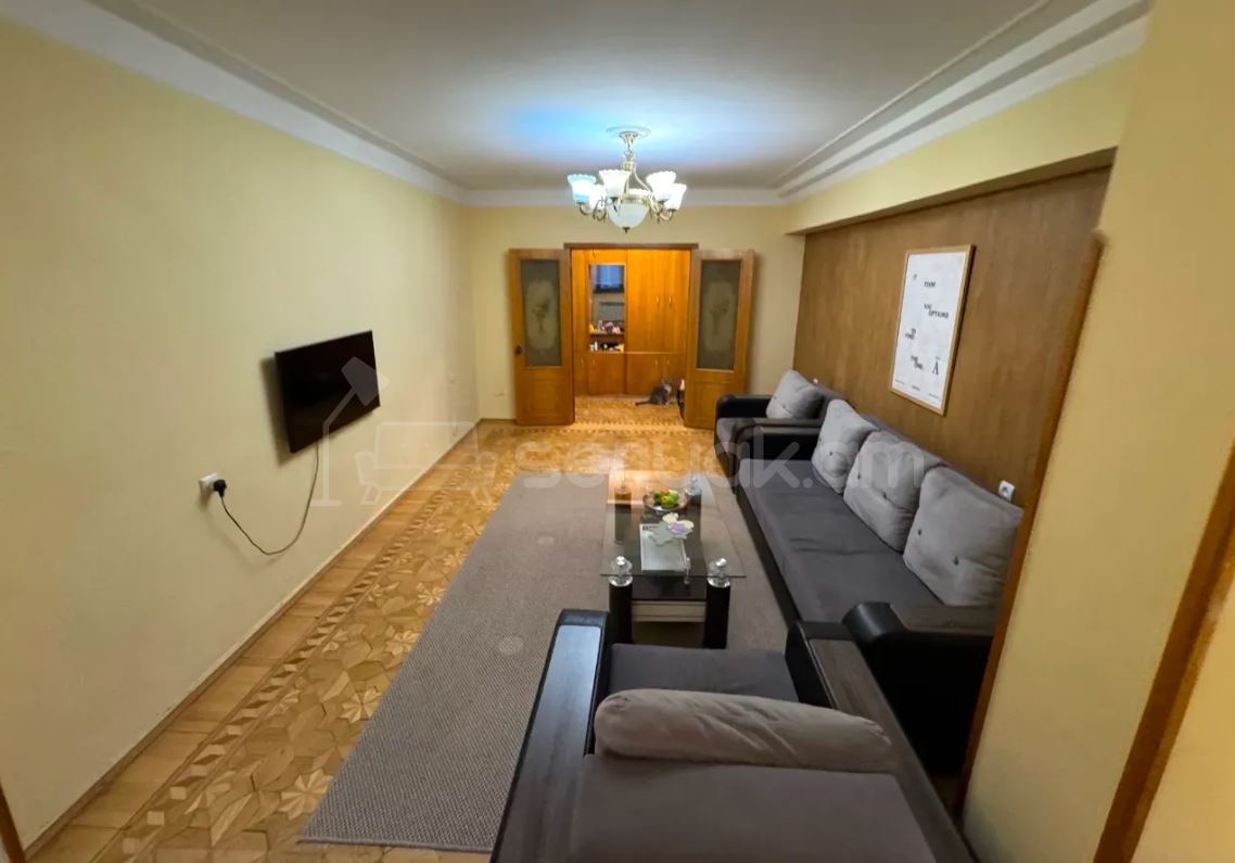 3 Սենյականոց Բնակարան Քարե Շենքում, 70քմ, 4/10 հարկ, Կապիտալ Վերանորոգված, Կահավորված, Արևկող